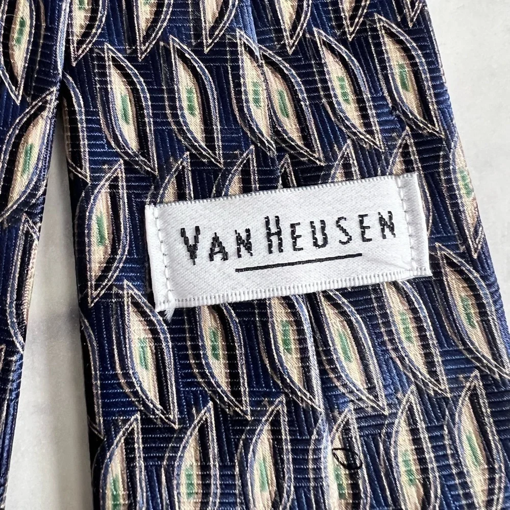 Van Heusen Men’s Pattern Tie Navy Blue Green Tan EUC - Picture 5 of 5